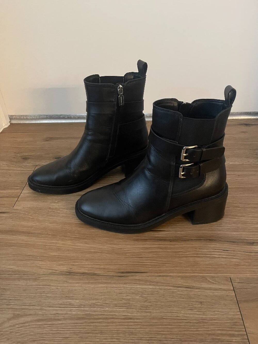 Blondo Lanessa Waterproof Bootie - Size 10
